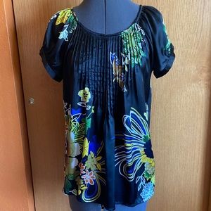 Desigual short sleeve Satin Floral Pintuck Top (fits M)